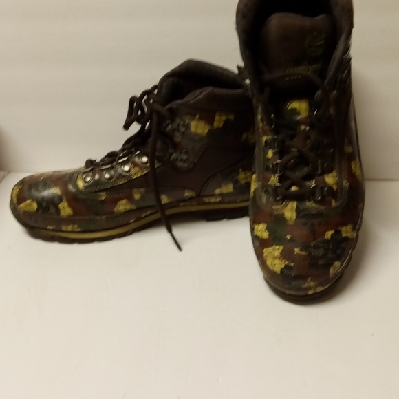 Timberland Ankle Boots Mens Leather Green & Yellow Graphic Design Emboss Sz 8.5M - Picture 8 of 12